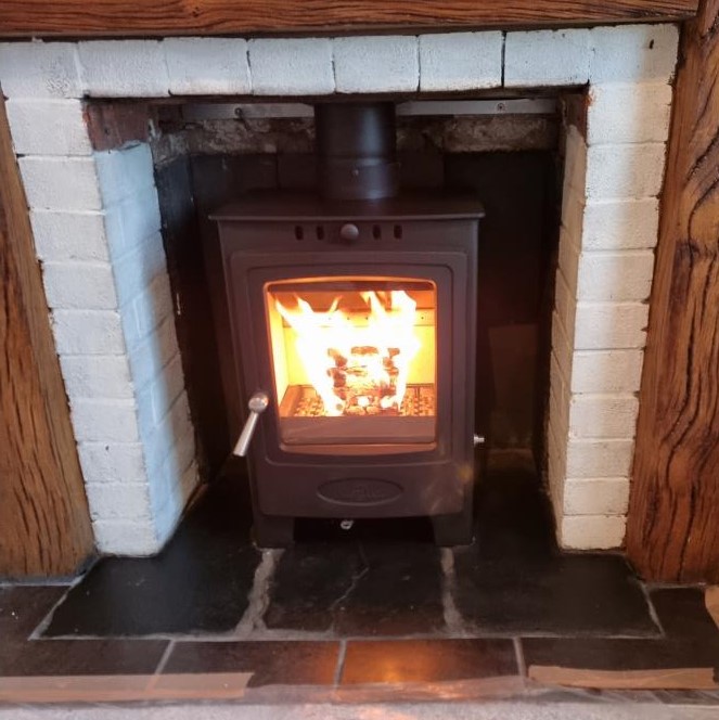 Arada Hamlet Solution 5 Compact Wood Stove Installation