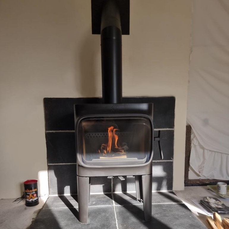 Jøtul F305 LL Wood Stove Installation